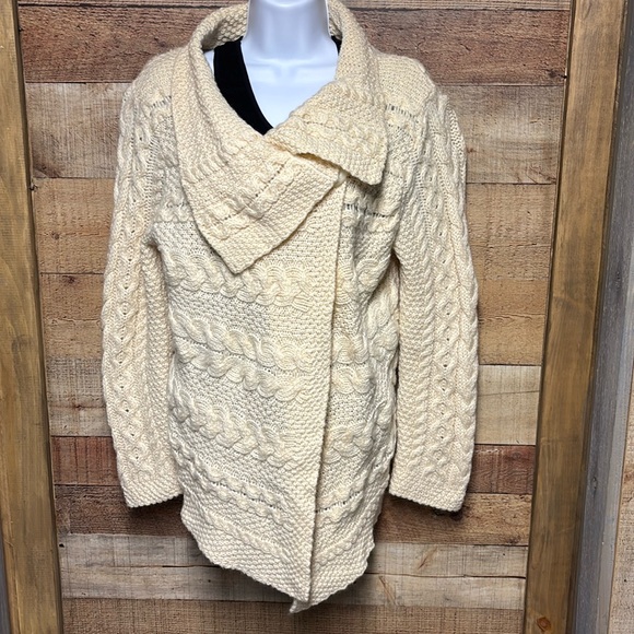 Inis Crafts Merino Wool Cable Knit cardigan Sweater - Picture 1 of 9